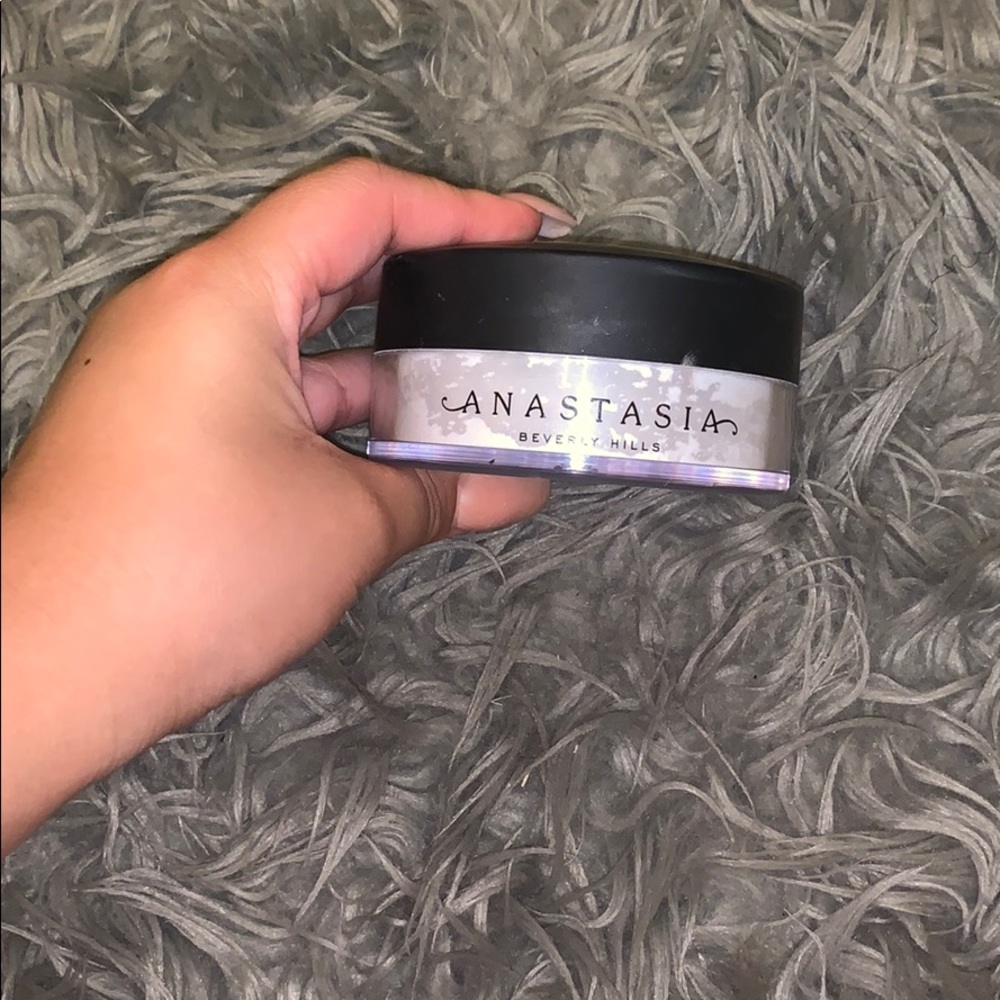 New Anastasia powder